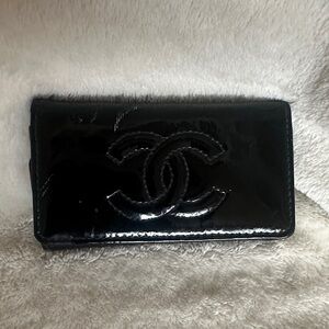 Chanel black patent leather key holder